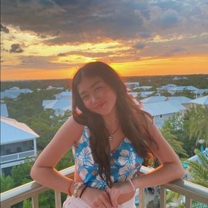 Meet your Posher, Maya